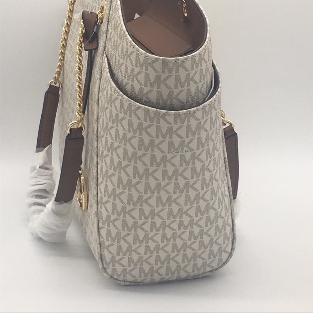 MICHAEL KORS LG CHAIN SHOULDER TOTE VANILLA - Picture 3 of 16